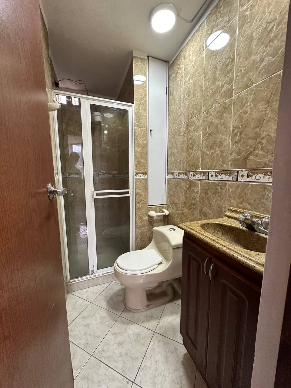 Cra. 39 #47-53, Carrera 39, Bomboná, 051052, 2 Habitaciones Habitaciones, ,1 BañoBathrooms,Apartamento,En Venta,Torres de la giralda 402 ,Carrera 39,1146