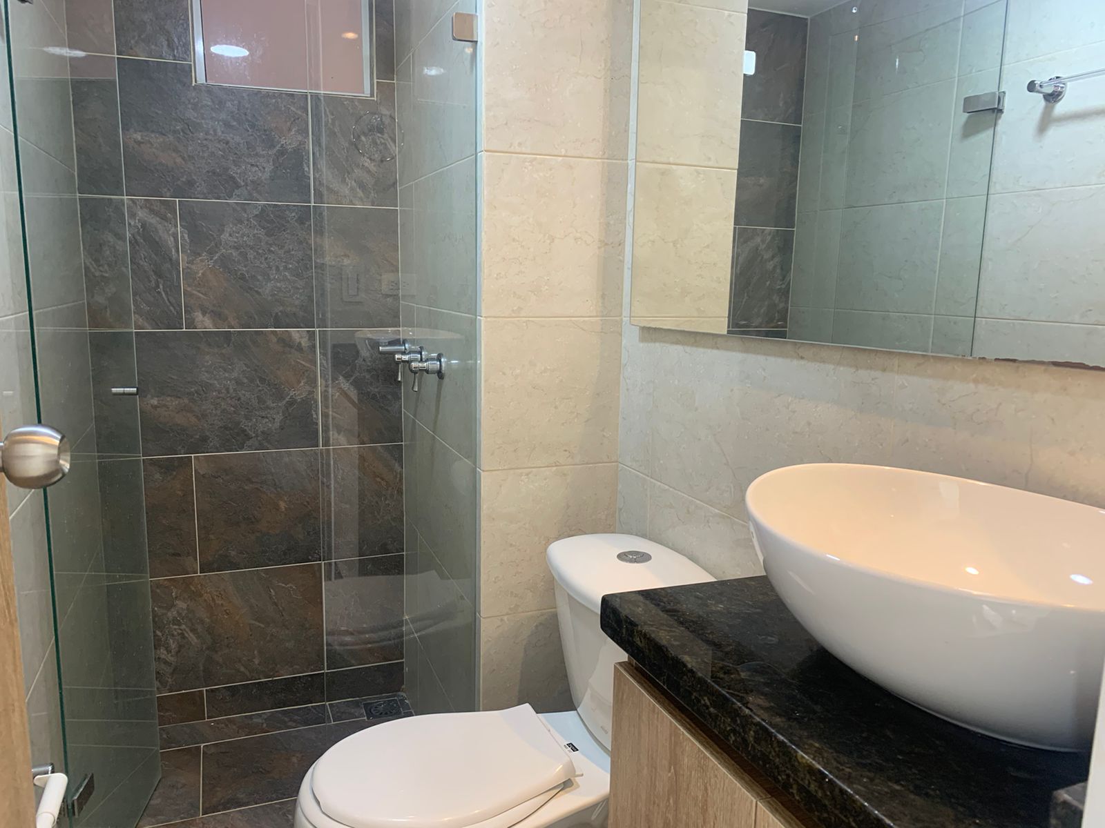 3 Habitaciones Habitaciones, ,2 BathroomsBathrooms,Apartamento,En Arriendo,1165