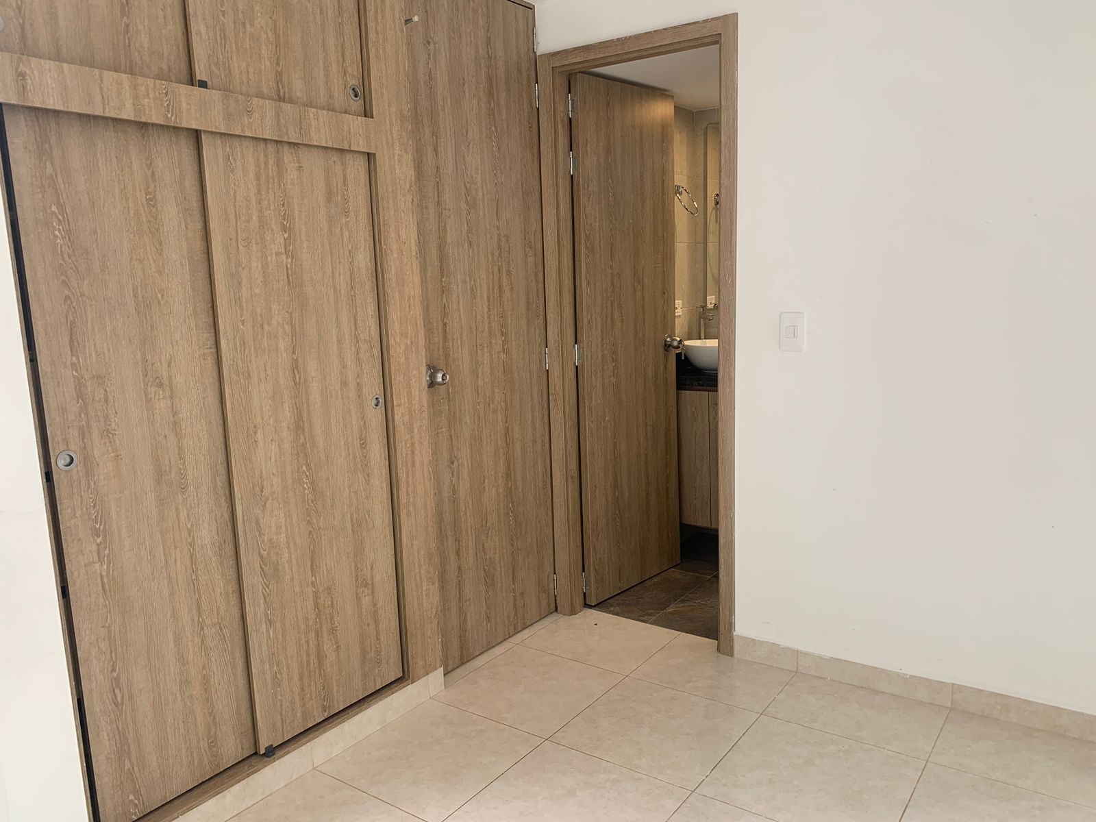 3 Habitaciones Habitaciones, ,2 BathroomsBathrooms,Apartamento,En Arriendo,1165