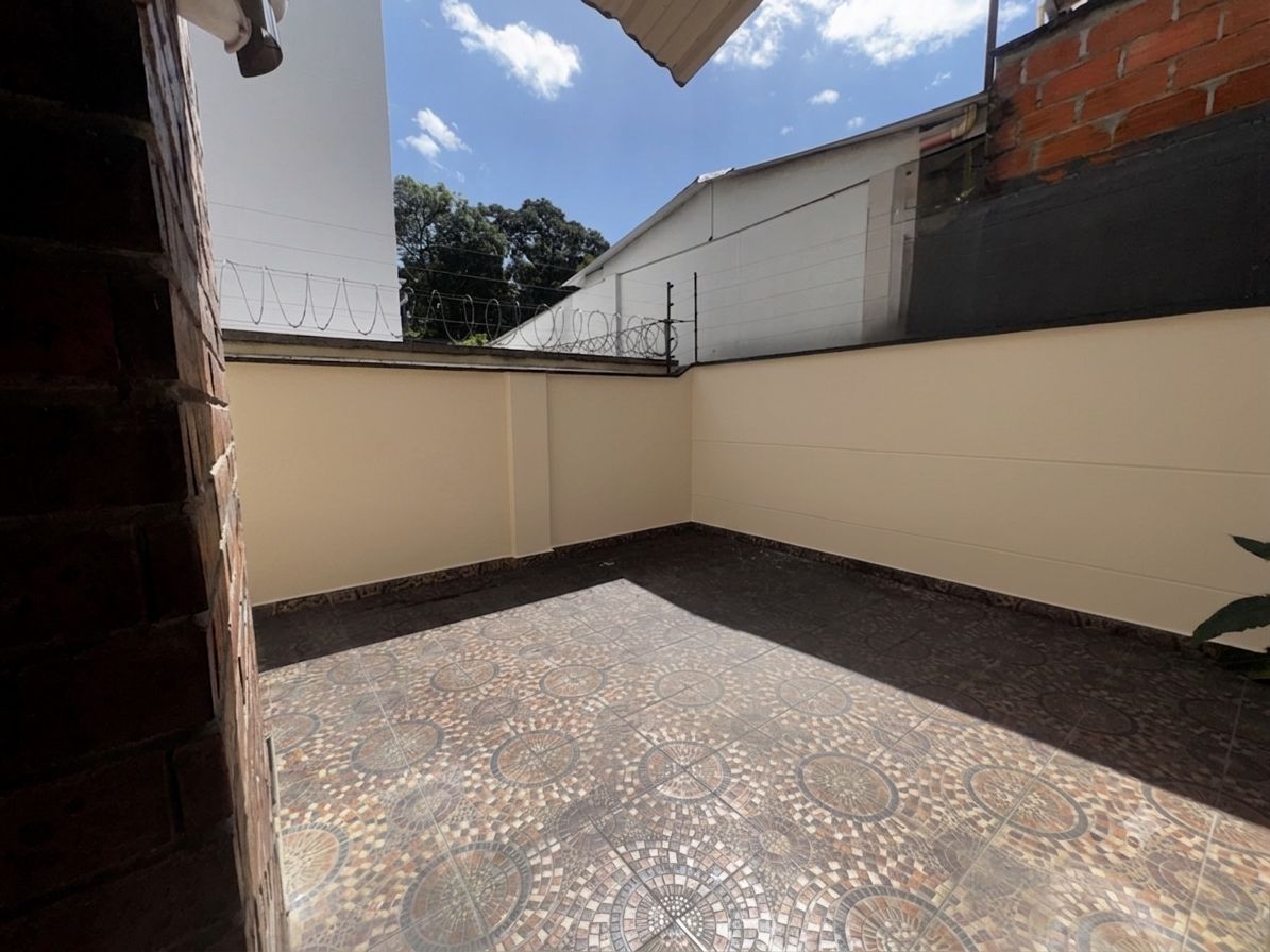 La aguacatala, 10 Habitaciones Habitaciones,6 BathroomsBathrooms,Oficina,En Arriendo,1203