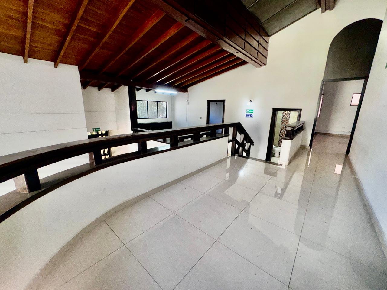 La aguacatala, 10 Habitaciones Habitaciones,6 BathroomsBathrooms,Oficina,En Arriendo,1203