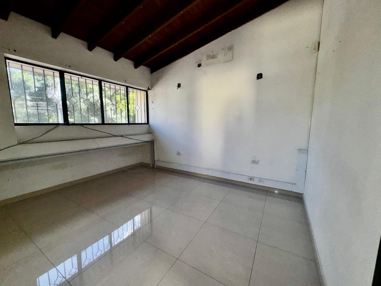La aguacatala, 10 Habitaciones Habitaciones,6 BathroomsBathrooms,Oficina,En Arriendo,1203