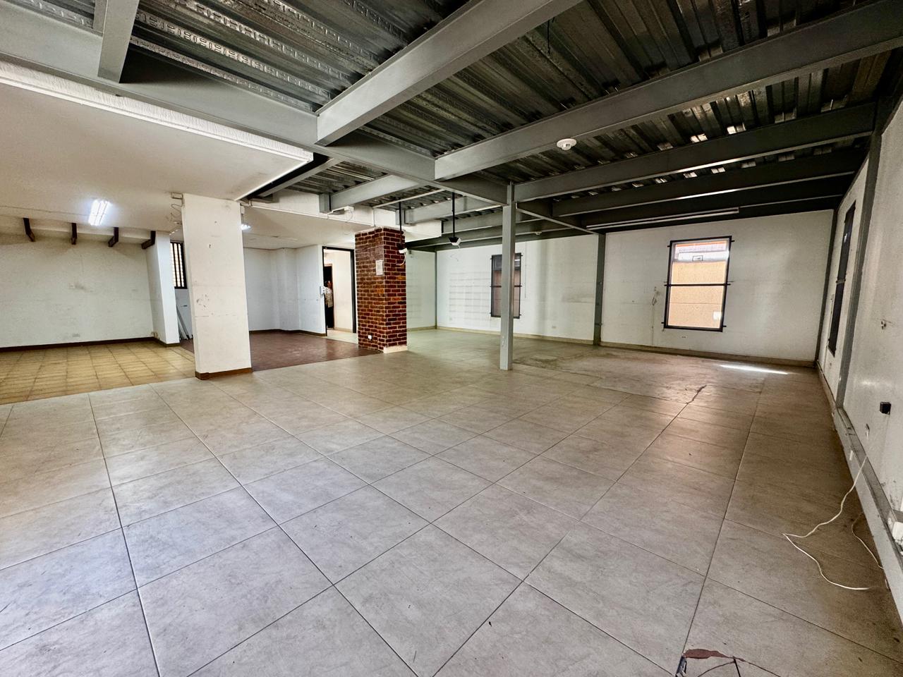 La aguacatala, 10 Habitaciones Habitaciones,6 BathroomsBathrooms,Oficina,En Arriendo,1203