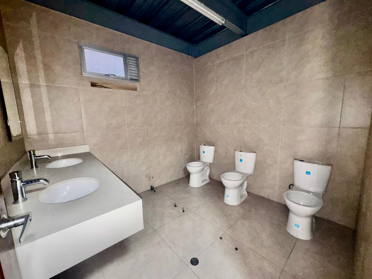 La aguacatala, 10 Habitaciones Habitaciones,6 BathroomsBathrooms,Oficina,En Arriendo,1203