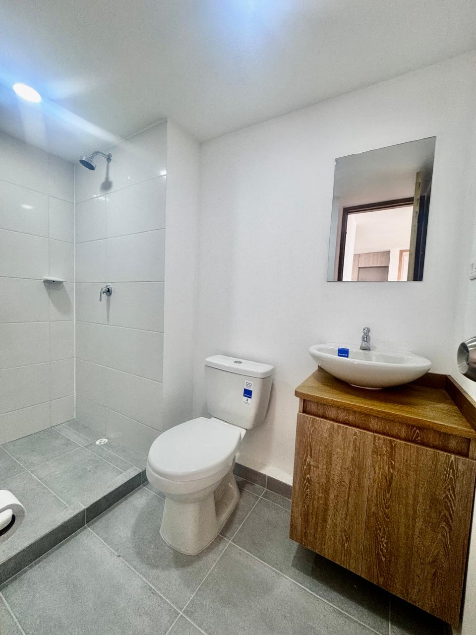 Cra. 98B, Calazans, 2 Habitaciones Habitaciones, ,2 BathroomsBathrooms,Apartamento,En Arriendo,EntreJardines,Cra. 98B,23,1204