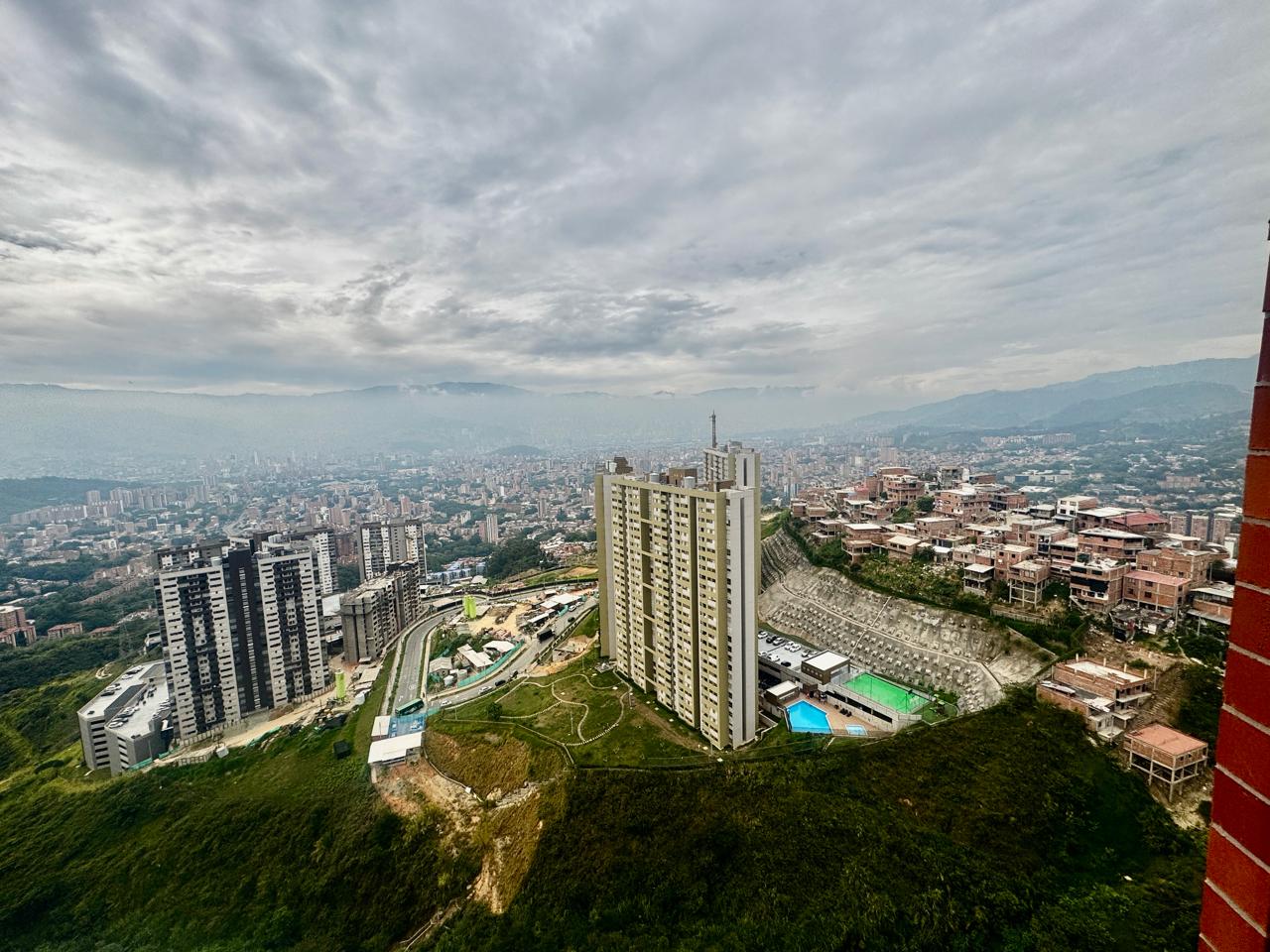 Cra. 98B, Calazans, 2 Habitaciones Habitaciones, ,2 BathroomsBathrooms,Apartamento,En Arriendo,EntreJardines,Cra. 98B,23,1204