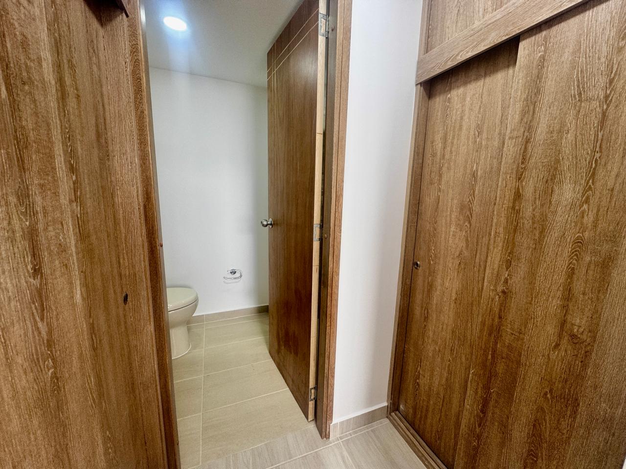 Cra. 98B, Calazans, 2 Habitaciones Habitaciones, ,2 BathroomsBathrooms,Apartamento,En Arriendo,EntreJardines,Cra. 98B,23,1204