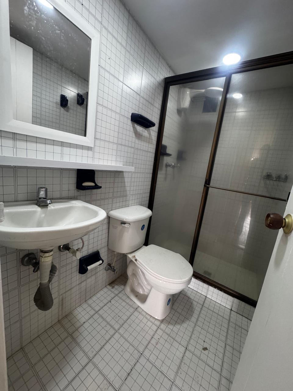 Calle 51 #72-25 Calle 51 #72-25, 051052, 1 Dormitorio Habitaciones, ,1 BañoBathrooms,Apartamento,En Arriendo,Bolerama , Calle 51 #72-25,5,1207