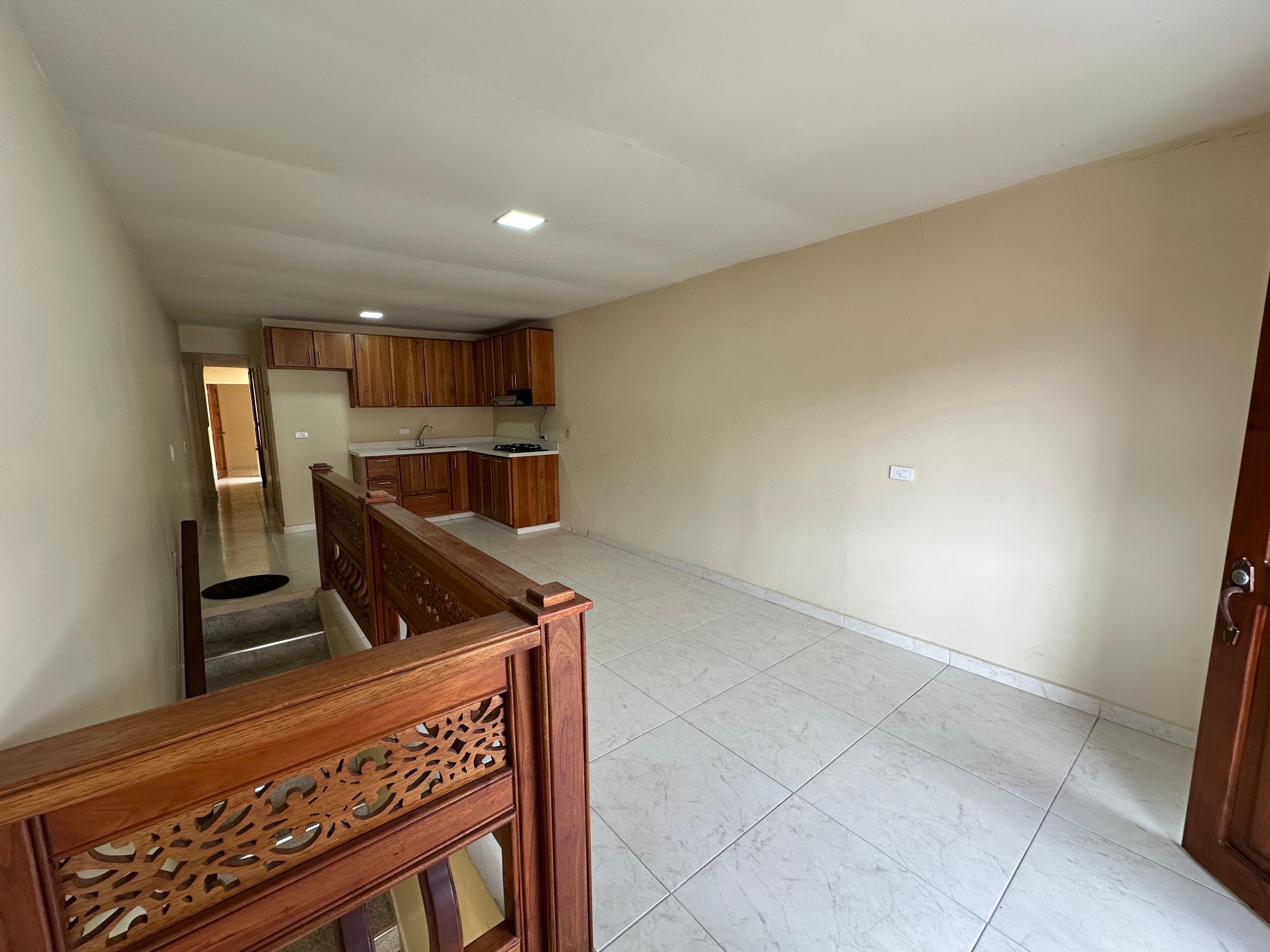 Jardin, Cerca al parque, 6 Habitaciones Habitaciones, ,2 BathroomsBathrooms,Apartamento,En Venta,Jardin ,1211