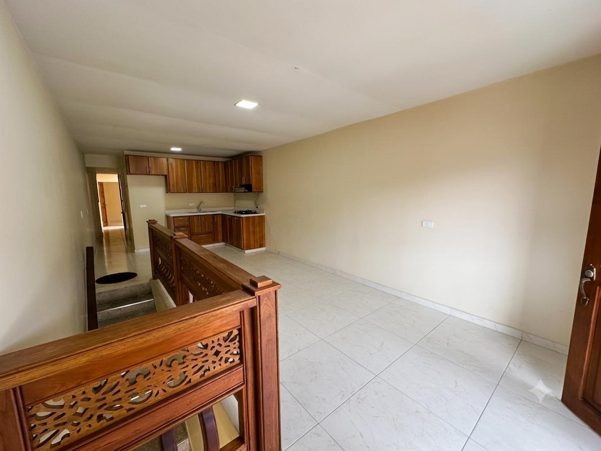 Jardin, Cerca al parque, 6 Habitaciones Habitaciones, ,2 BathroomsBathrooms,Apartamento,En Venta,Jardin ,1211