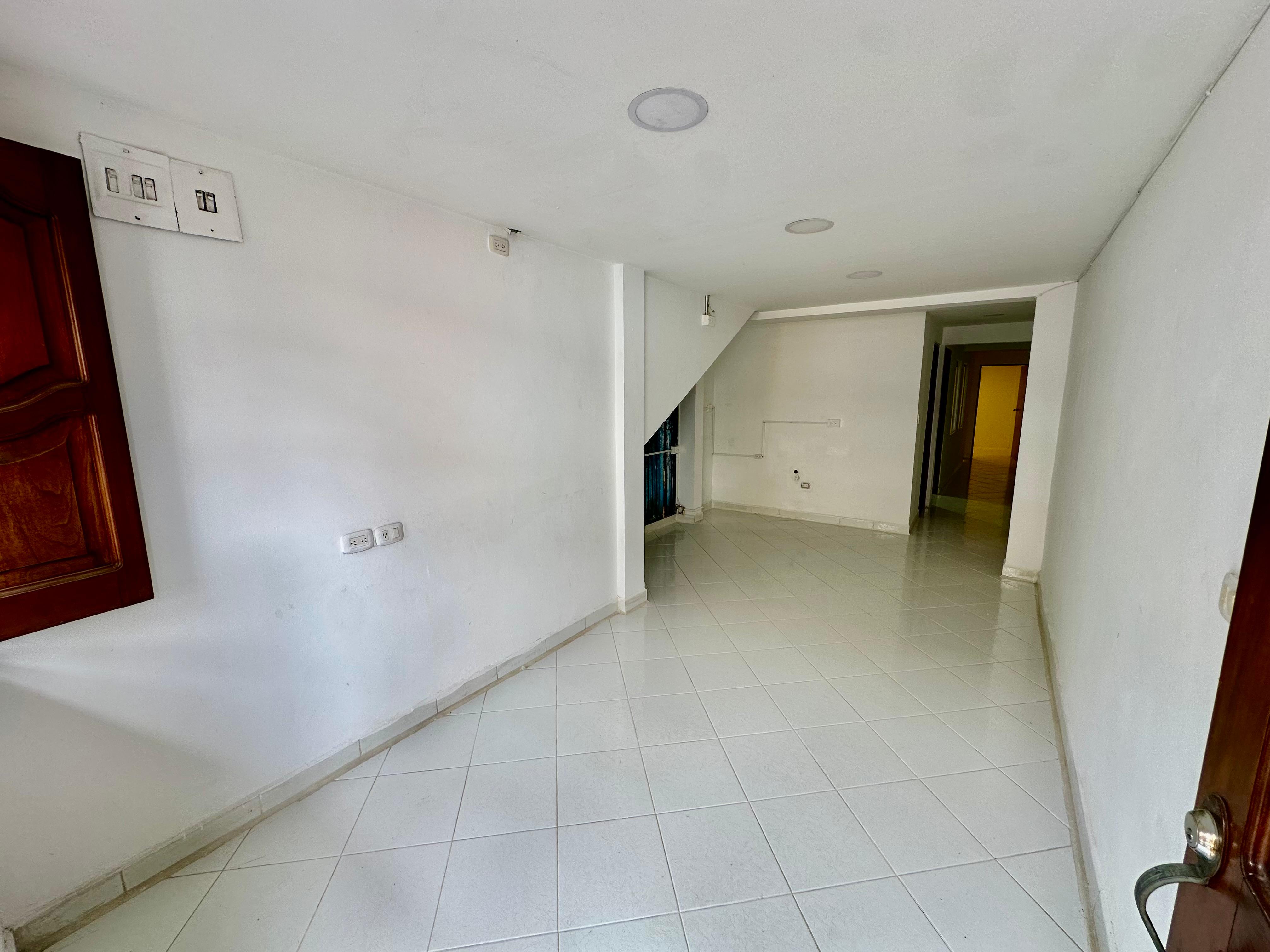 Jardin, Cerca al parque, 6 Habitaciones Habitaciones, ,2 BathroomsBathrooms,Apartamento,En Venta,Jardin ,1211