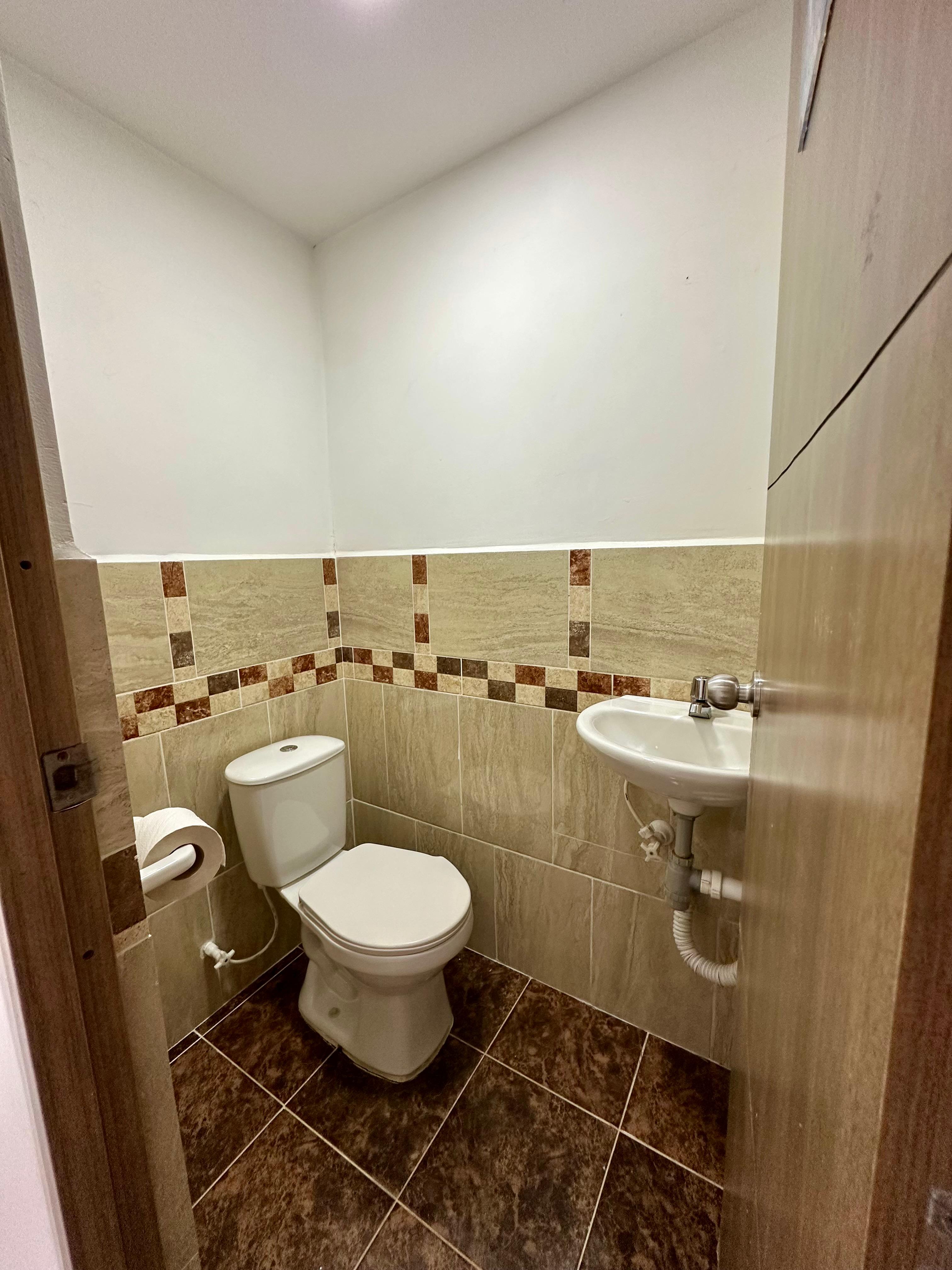 Jardin, Cerca al parque, 6 Habitaciones Habitaciones, ,2 BathroomsBathrooms,Apartamento,En Venta,Jardin ,1211