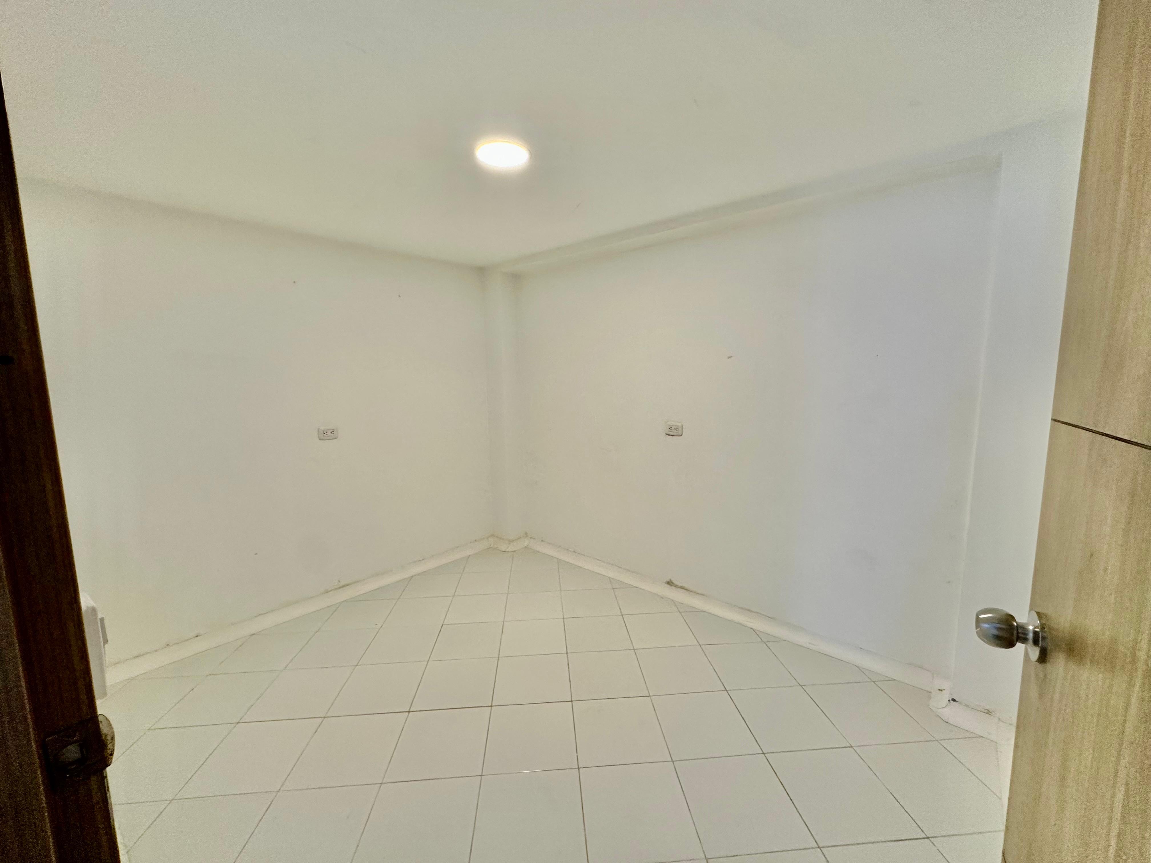Jardin, Cerca al parque, 6 Habitaciones Habitaciones, ,2 BathroomsBathrooms,Apartamento,En Venta,Jardin ,1211