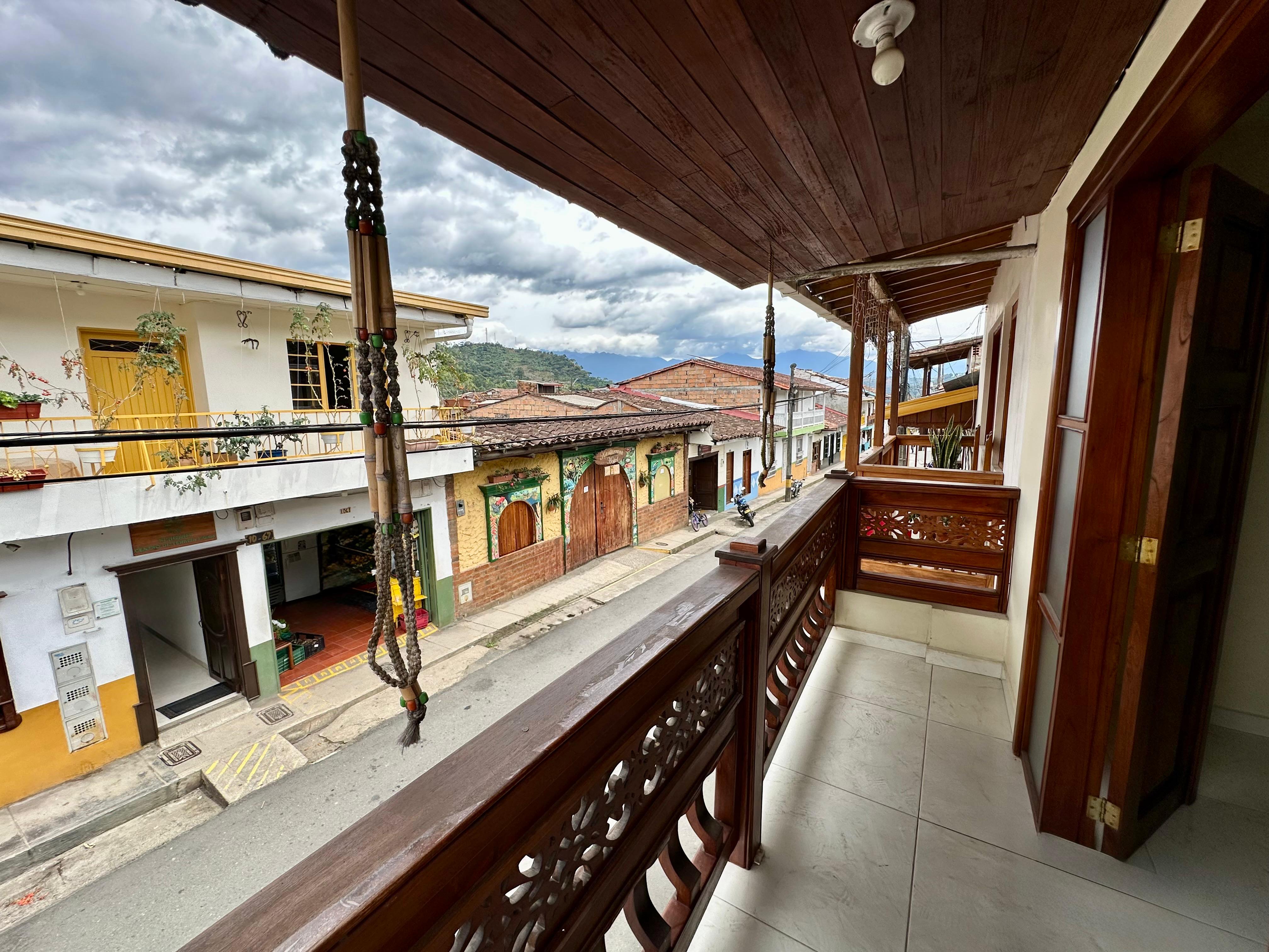 Jardin, Cerca al parque, 6 Habitaciones Habitaciones, ,2 BathroomsBathrooms,Apartamento,En Venta,Jardin ,1211
