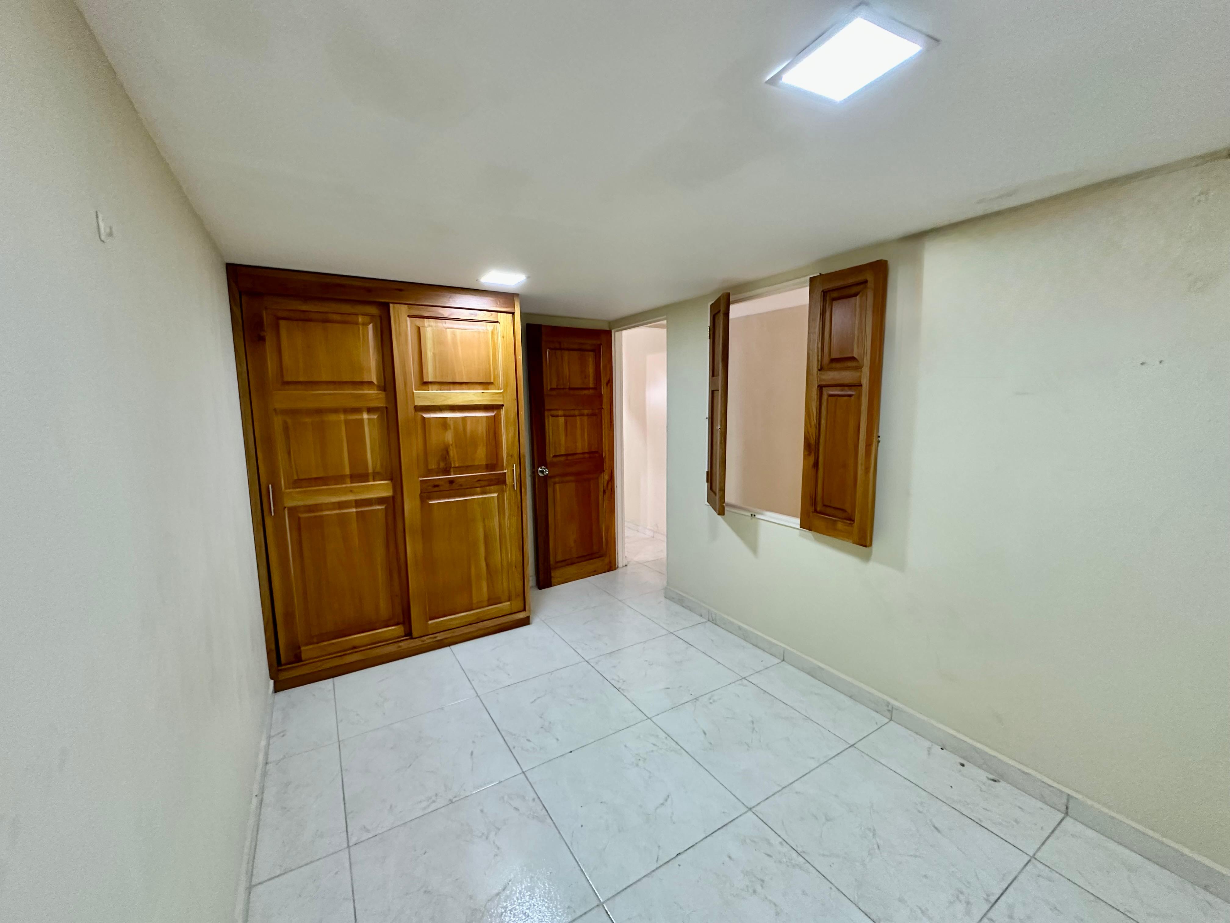 Jardin, Cerca al parque, 6 Habitaciones Habitaciones, ,2 BathroomsBathrooms,Apartamento,En Venta,Jardin ,1211