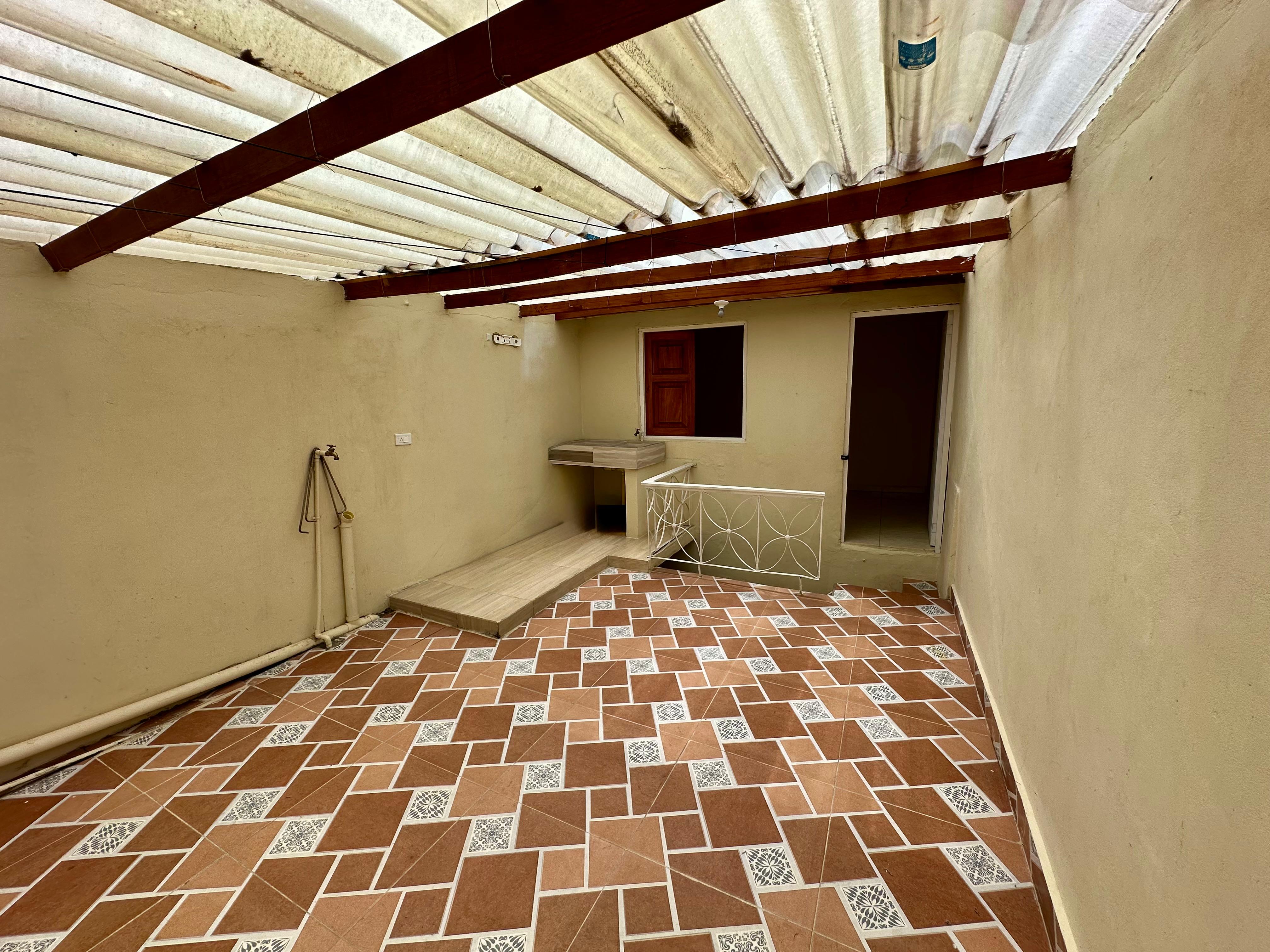 Jardin, Cerca al parque, 6 Habitaciones Habitaciones, ,2 BathroomsBathrooms,Apartamento,En Venta,Jardin ,1211