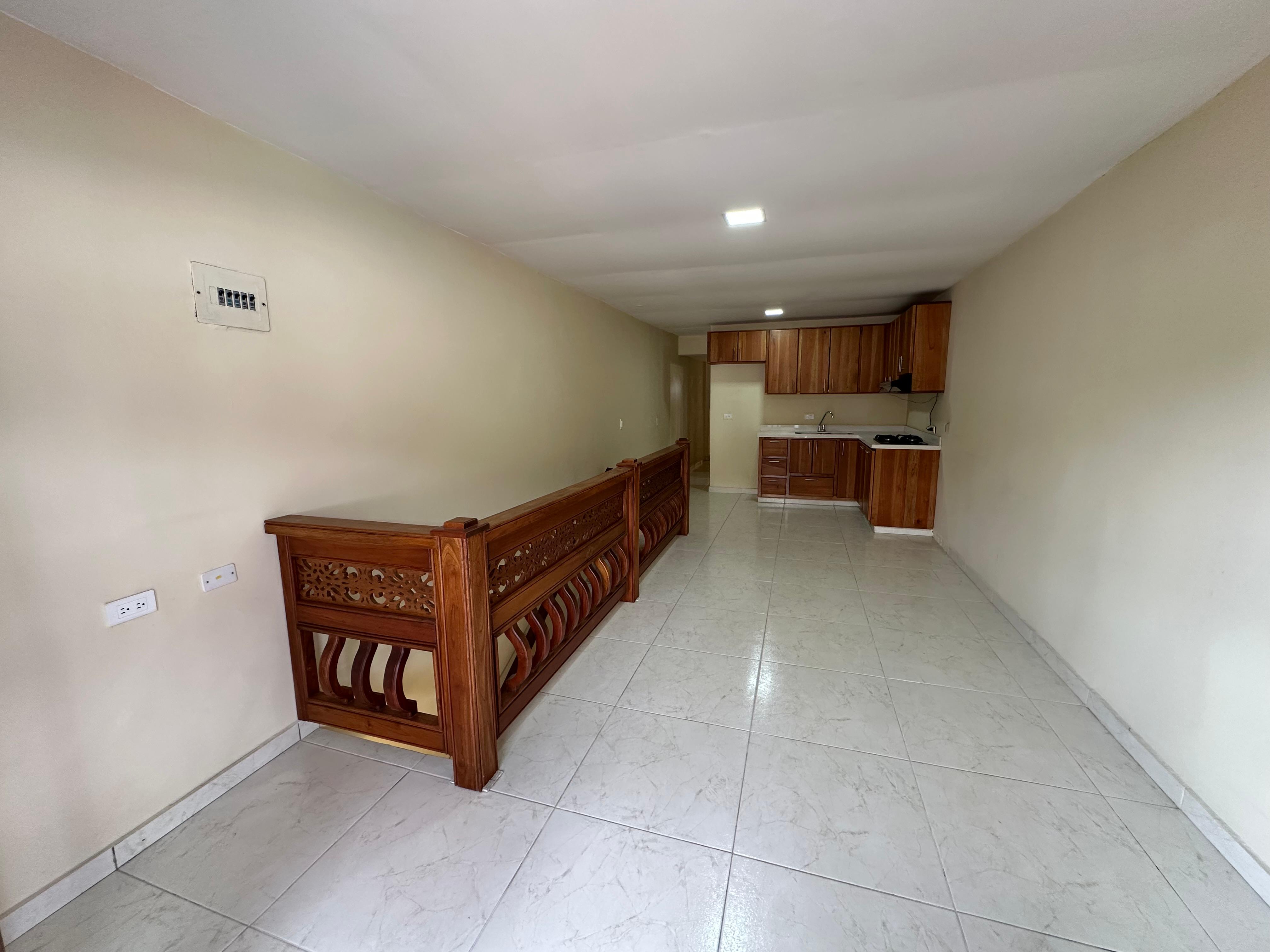 Jardin, Cerca al parque, 6 Habitaciones Habitaciones, ,2 BathroomsBathrooms,Apartamento,En Venta,Jardin ,1211