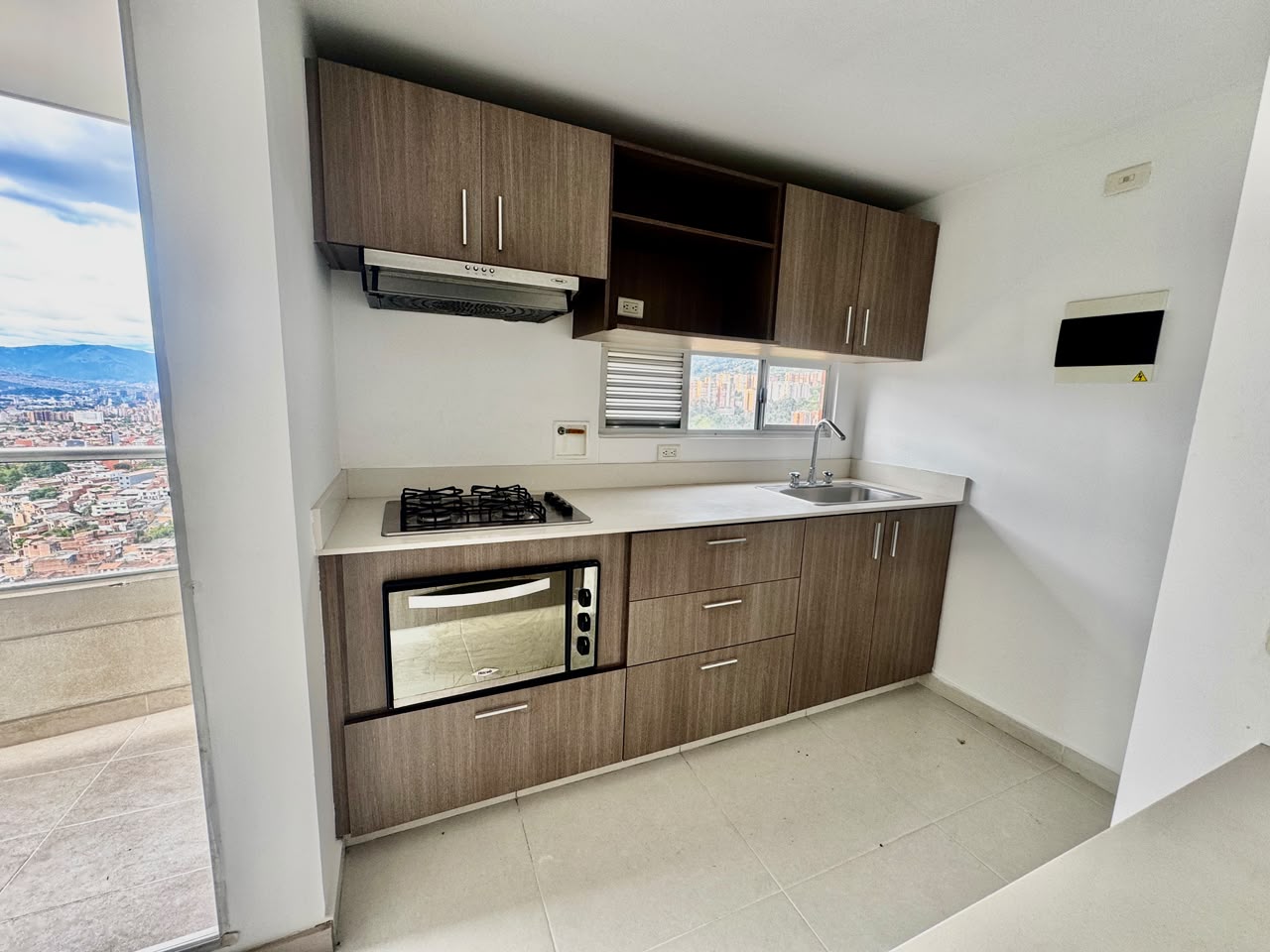 Cra. 25 #41b Sur-37 local 201, Zona 6, Envigado, A Cra. 25 #41b Sur-37 local 201, Zona 6, Envigado, A, Las Antillas, 3 Habitaciones Habitaciones, ,2 BathroomsBathrooms,Apartamento,En Arriendo,Aluna apartamentos,Cra. 25 #41b Sur-37 local 201, Zona 6, Envigado, A,7,891718
