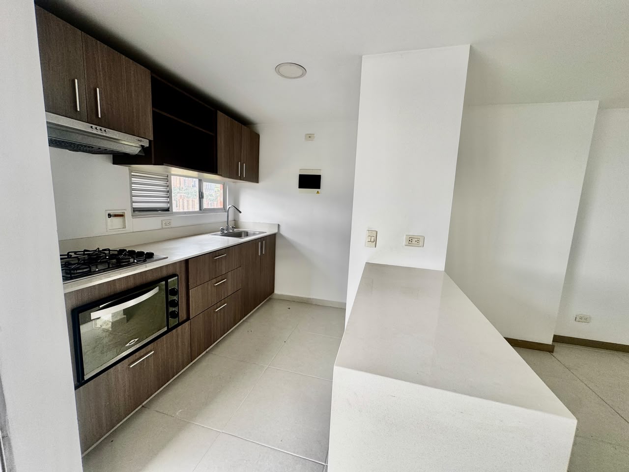 Cra. 25 #41b Sur-37 local 201, Zona 6, Envigado, A Cra. 25 #41b Sur-37 local 201, Zona 6, Envigado, A, Las Antillas, 3 Habitaciones Habitaciones, ,2 BathroomsBathrooms,Apartamento,En Arriendo,Aluna apartamentos,Cra. 25 #41b Sur-37 local 201, Zona 6, Envigado, A,7,891718