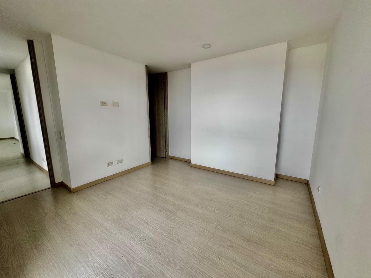 Cra. 25 #41b Sur-37 local 201, Zona 6, Envigado, A Cra. 25 #41b Sur-37 local 201, Zona 6, Envigado, A, Las Antillas, 3 Habitaciones Habitaciones, ,2 BathroomsBathrooms,Apartamento,En Arriendo,Aluna apartamentos,Cra. 25 #41b Sur-37 local 201, Zona 6, Envigado, A,7,891718