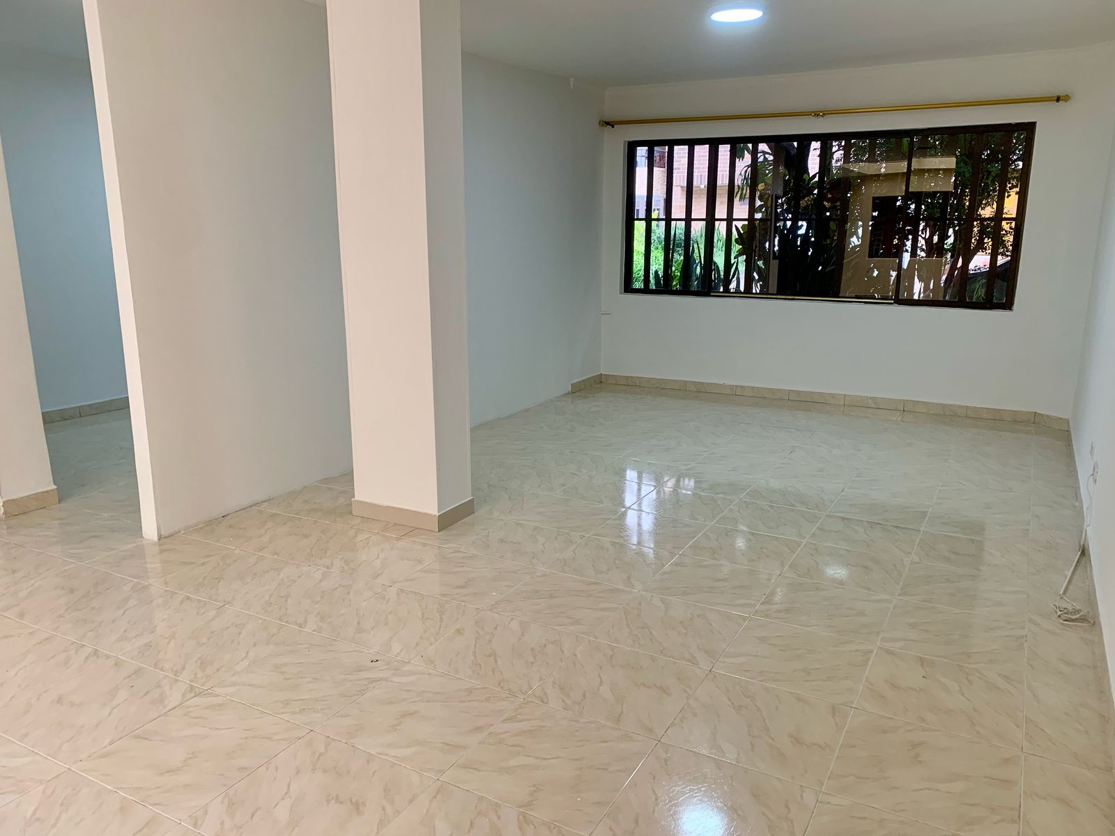 Carrera 83A No. 33B-68, La Castellana, 3 Habitaciones Habitaciones, ,3 BathroomsBathrooms,Casa,En Arriendo,1,1070