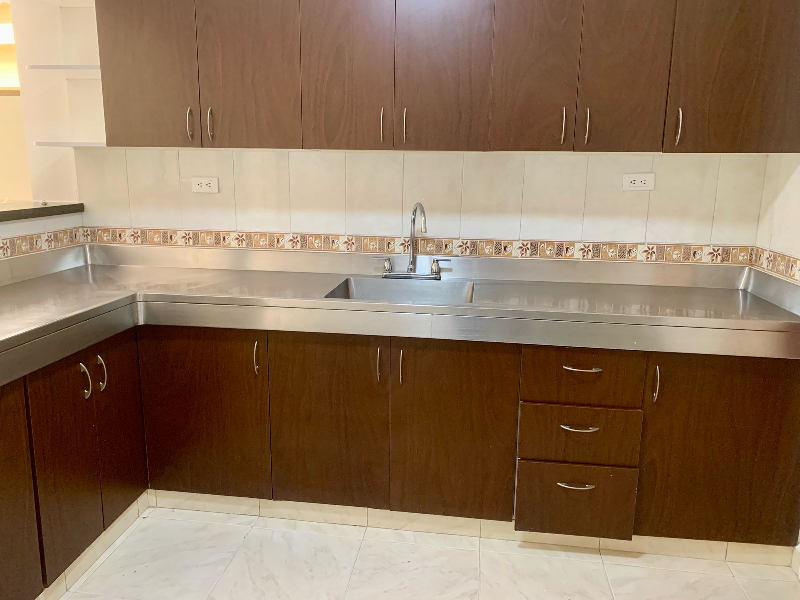 Carrera 83A No. 33B-68, La Castellana, 3 Habitaciones Habitaciones, ,3 BathroomsBathrooms,Casa,En Arriendo,1,1070