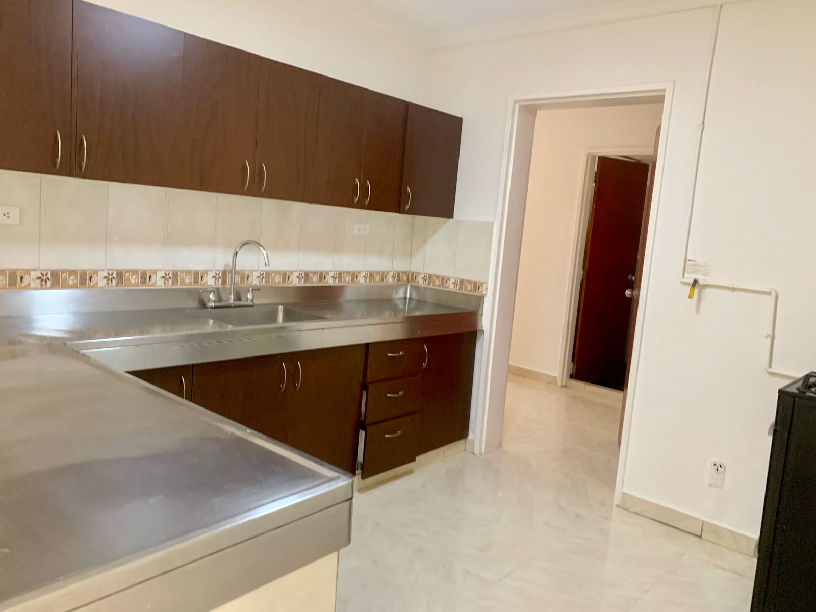Carrera 83A No. 33B-68, La Castellana, 3 Habitaciones Habitaciones, ,3 BathroomsBathrooms,Casa,En Arriendo,1,1070