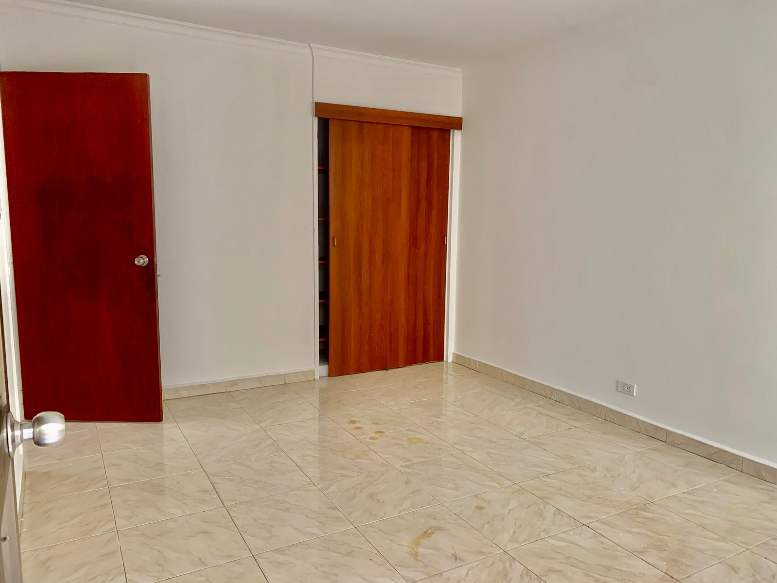 Carrera 83A No. 33B-68, La Castellana, 3 Habitaciones Habitaciones, ,3 BathroomsBathrooms,Casa,En Arriendo,1,1070