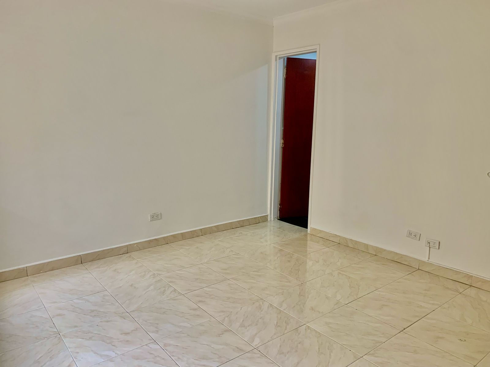Carrera 83A No. 33B-68, La Castellana, 3 Habitaciones Habitaciones, ,3 BathroomsBathrooms,Casa,En Arriendo,1,1070